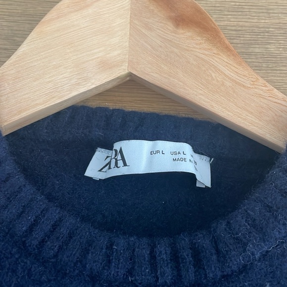 Cute 100% wool navy sweater - Picture 3 of 3